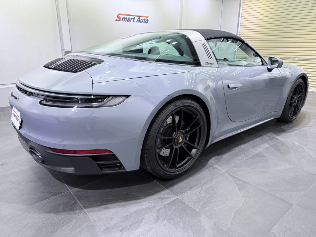 走行 350km!・プロテクションフィルム施工済み!< 2024年式 ポルシェ 911 タルガ4 GTS > が販売車に追加されました。