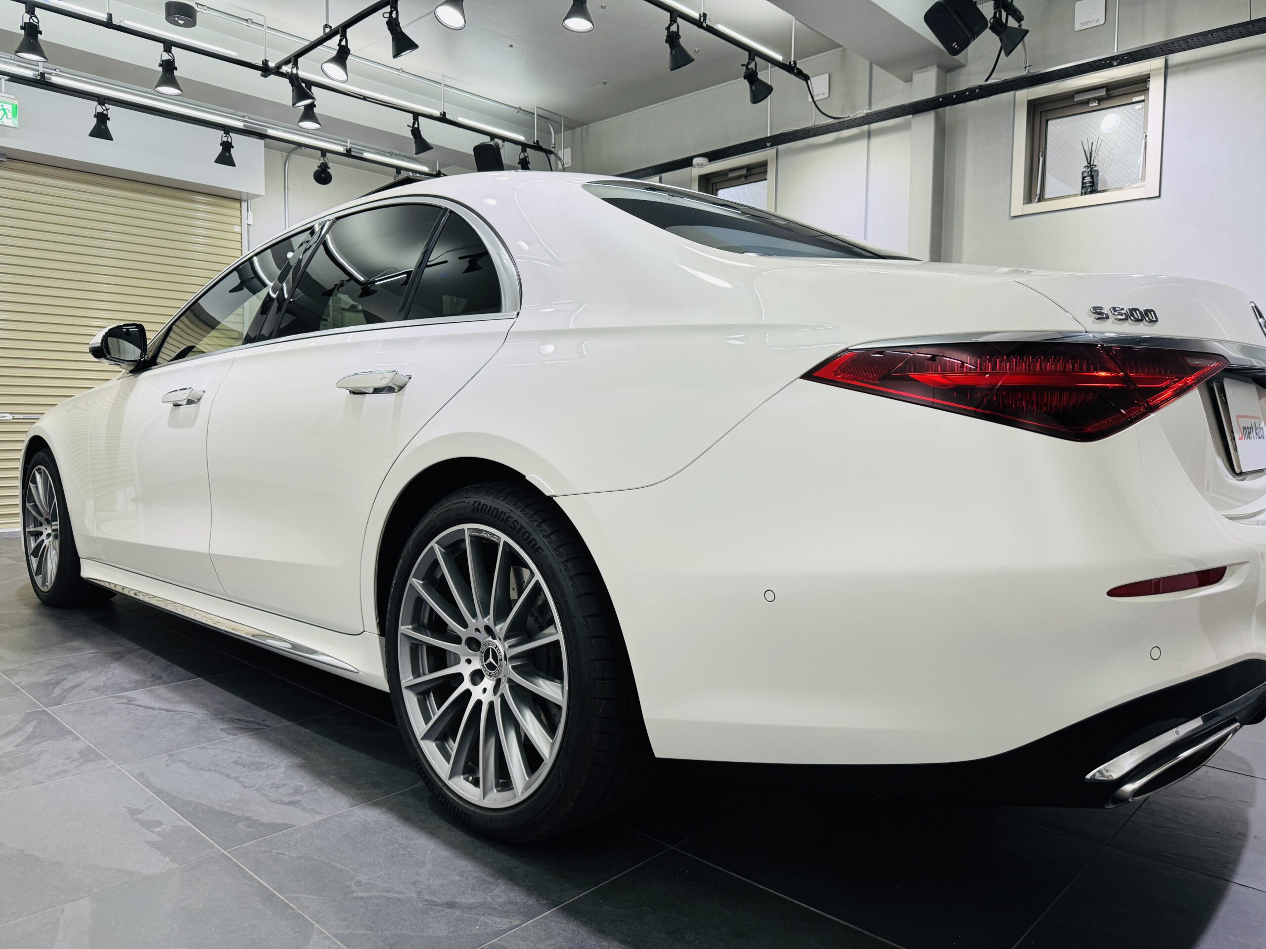 メルセデスベンツ　S500　４MATIC AMGライン　リア周り