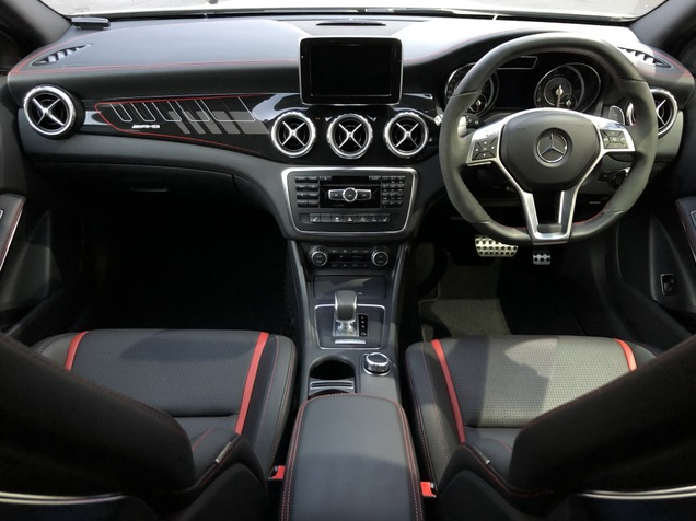 AMG GLA45 4マチック エディション I
内装