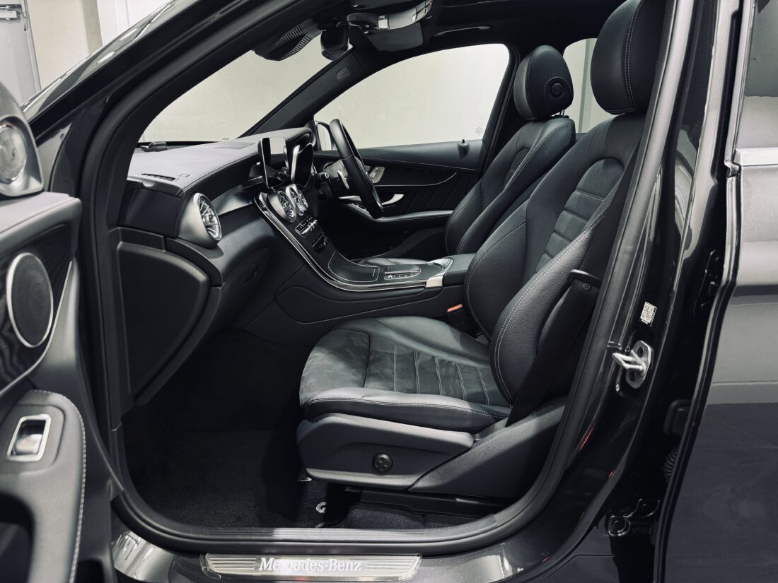 メルセデスベンツ GLC220d 4MATIC AMGライン 内装