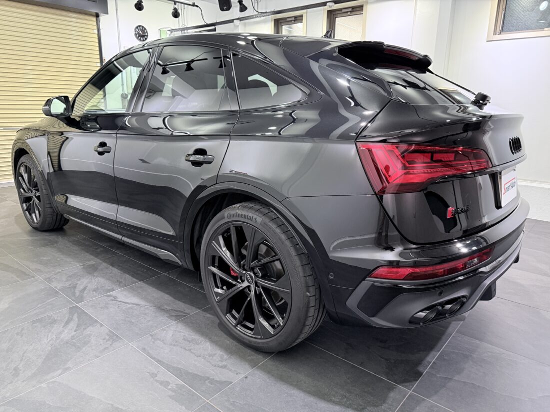 走りとラグジュアリーを極め、迫力あるエクステリアとスポーティな走りを兼ね備えた… アウディ SQ5 スポーツバック 3.0/4WD が入庫しました。