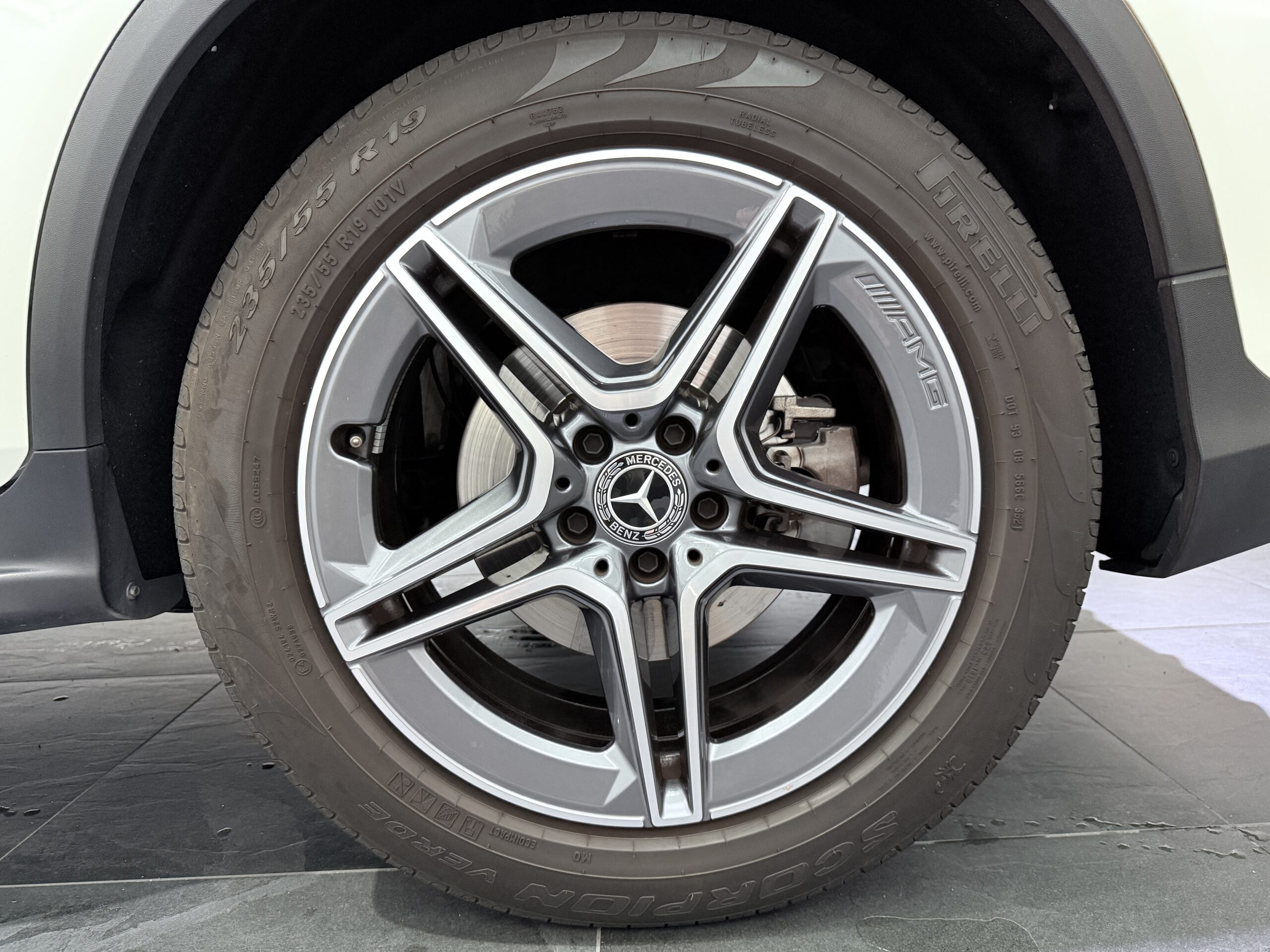 メルセデスベンツ GLCGLC220d 4マチック　AMGライン　アルミホイール