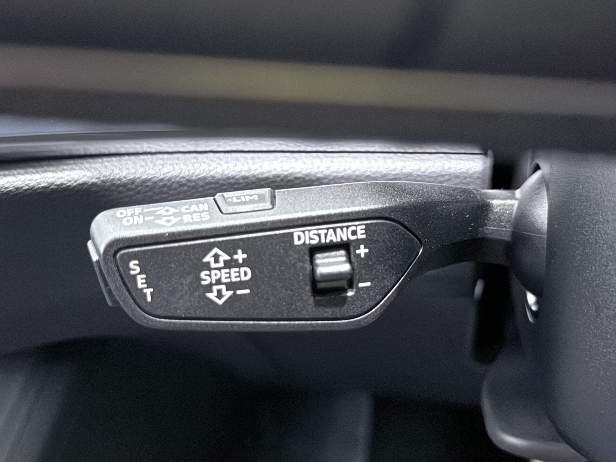 アウディ　Q3スポーツバック　アシスタンスパッケージ