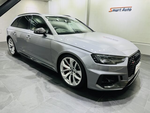 アウディ RS4アバント 外観