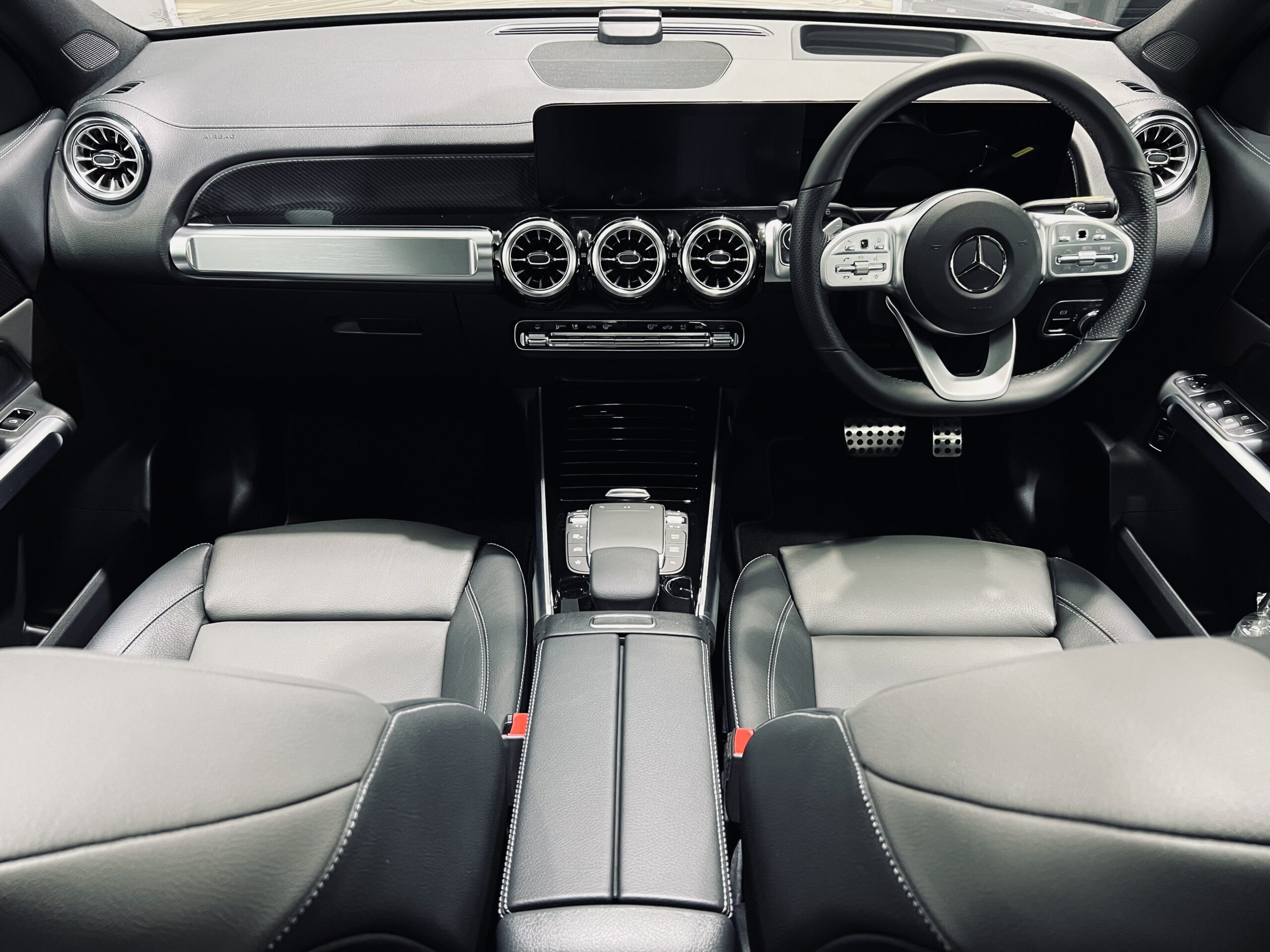 メルセデスベンツ GLB 内装 レザーエクスクルーシブパッケージ