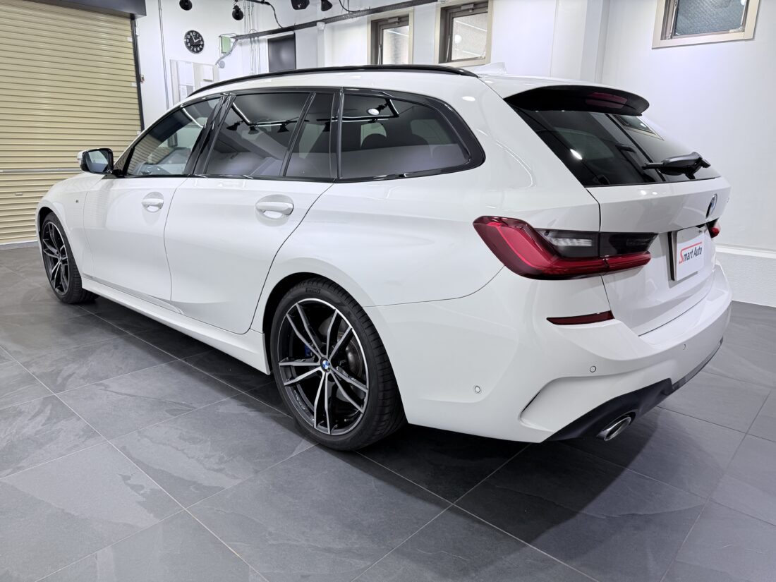 BMWらしい走行性能と実用性を高次元で両立した3シリーズツーリング、320i/Mスポーツが入庫しました。