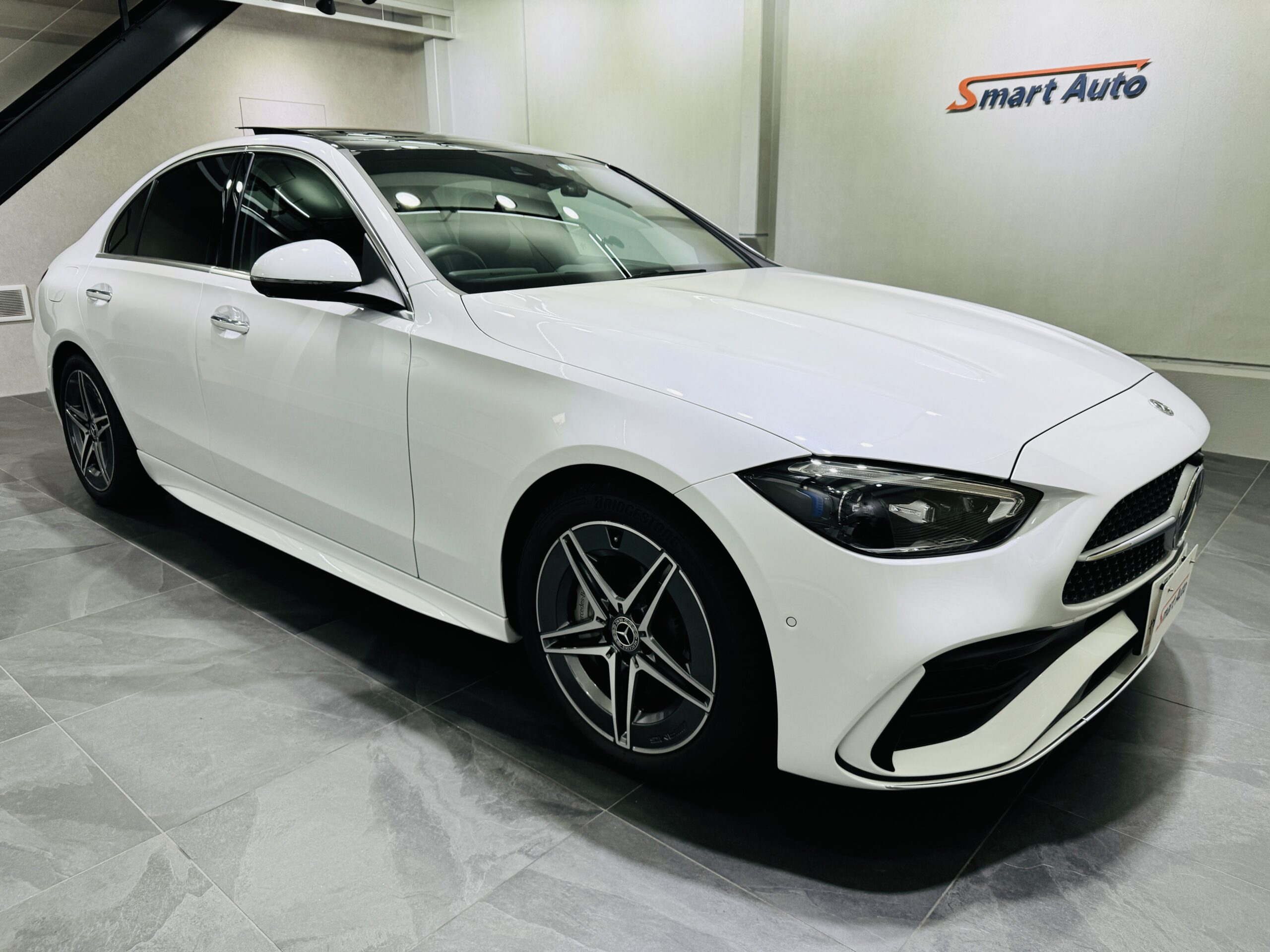 ベンツ CクラスW206 外観 右前