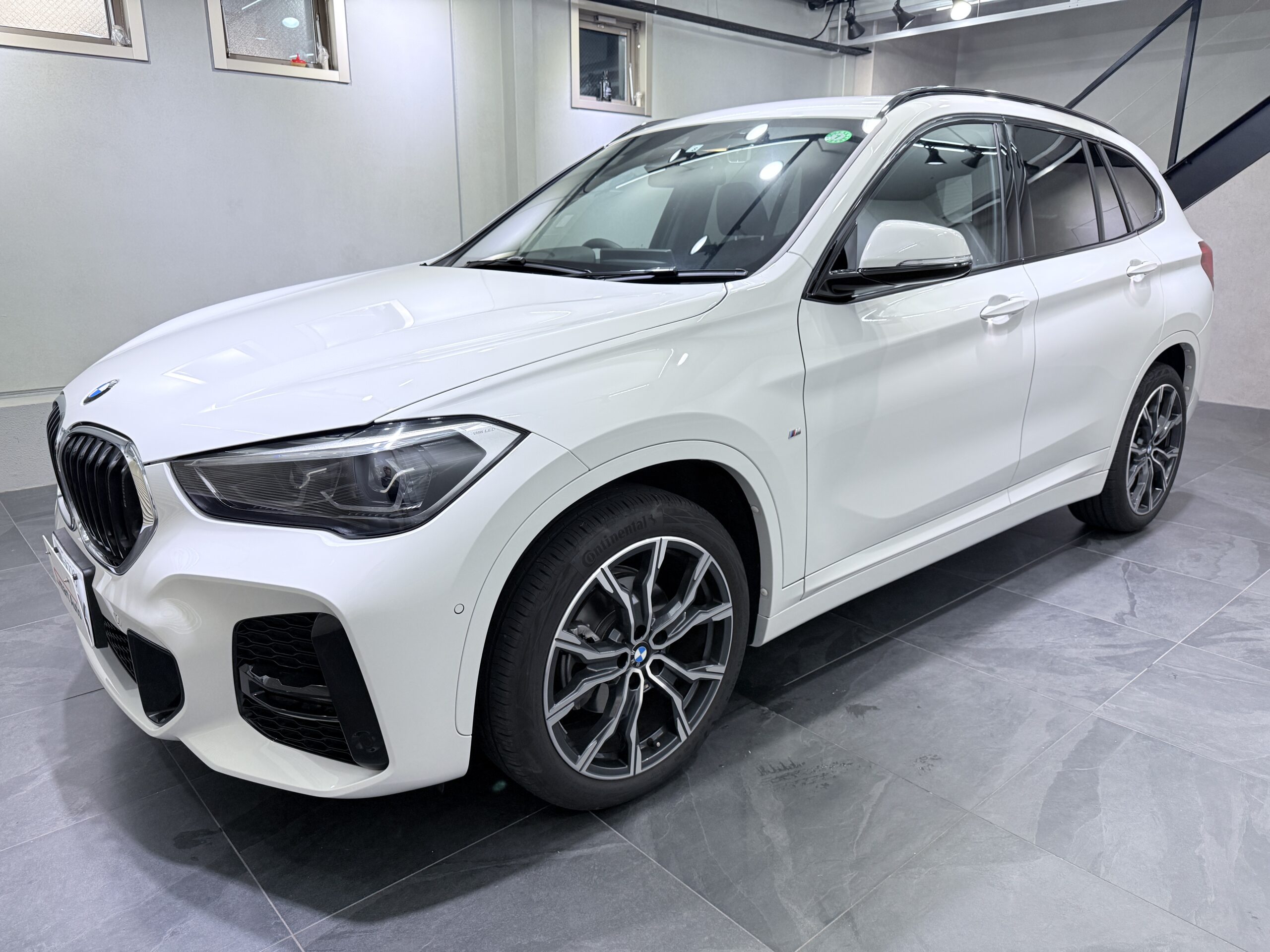 BMW X1　外観　アルピンホワイト