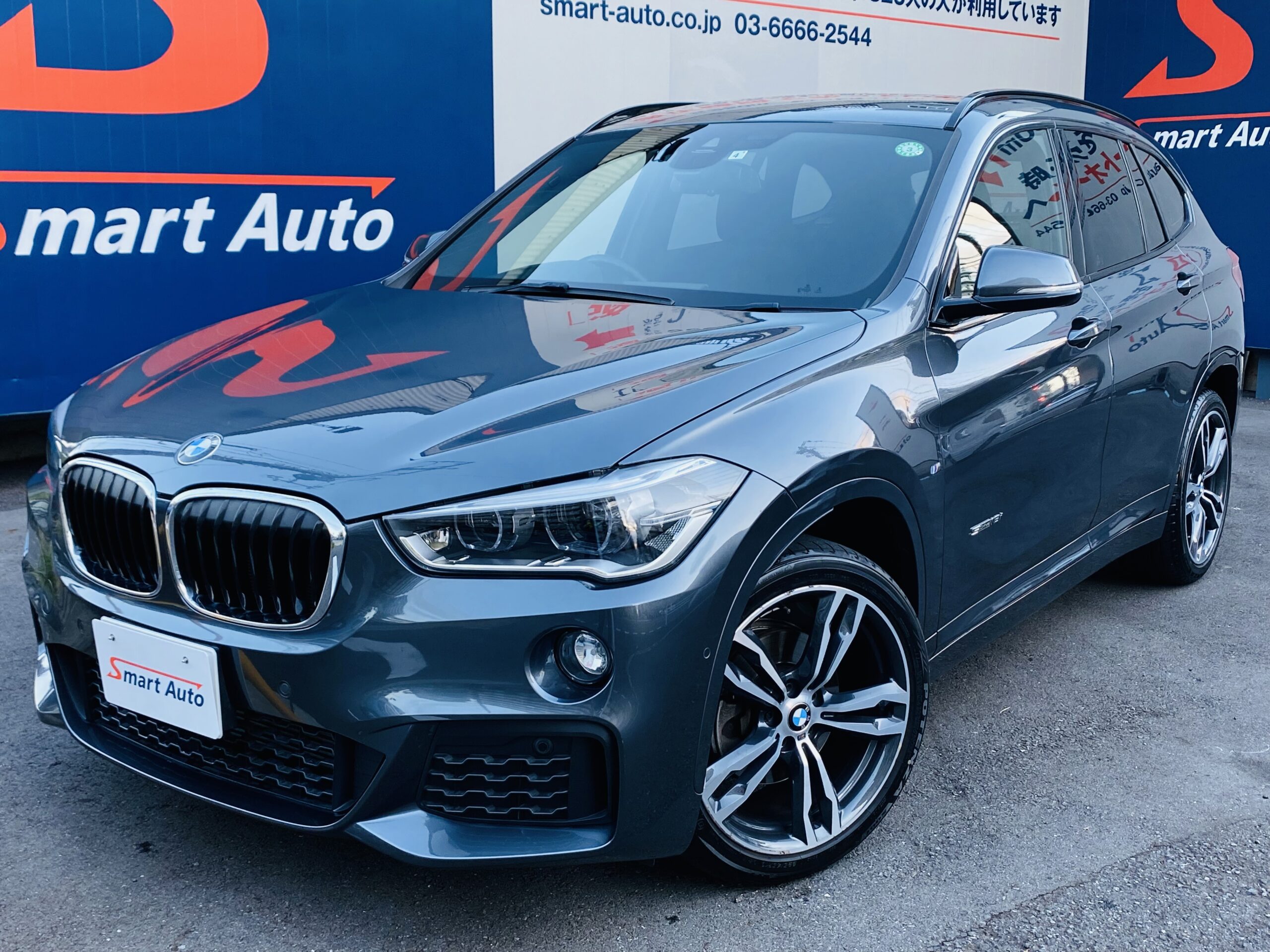 BMW X1　外観　グレー